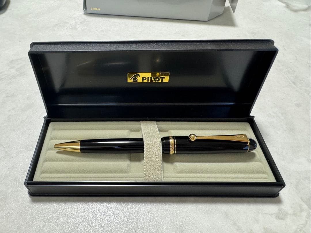 PILOT ボールペン 黒 ゴールドトリム