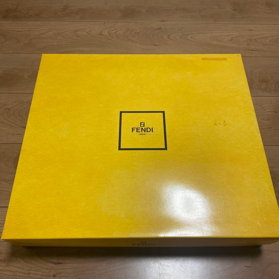 お*む様 未使用　廃盤品 FENDI フェンディ　ニューマイヤーハーフ毛布