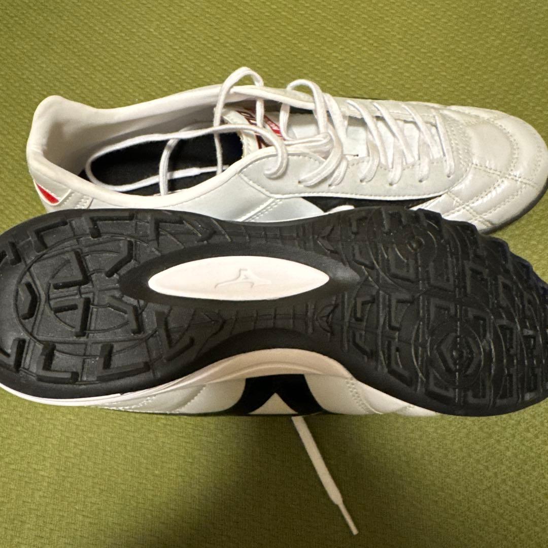 新品未使用　ミズノ モレリア TF ホワイト×ブラック26.5cm