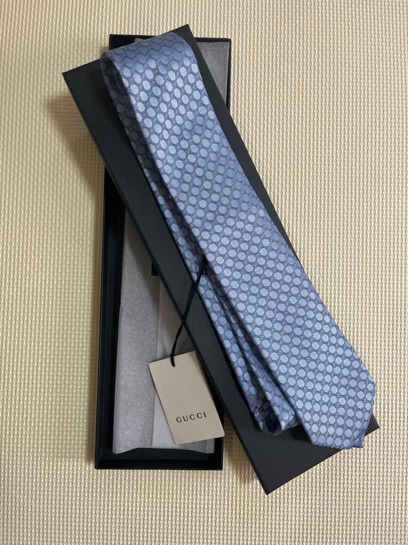 GUCCI ブルーネクタイ