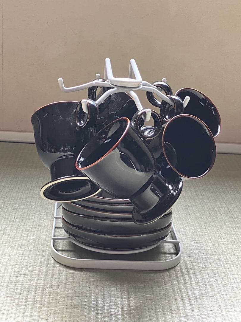 黒色カップと皿セット（スタンド付き）