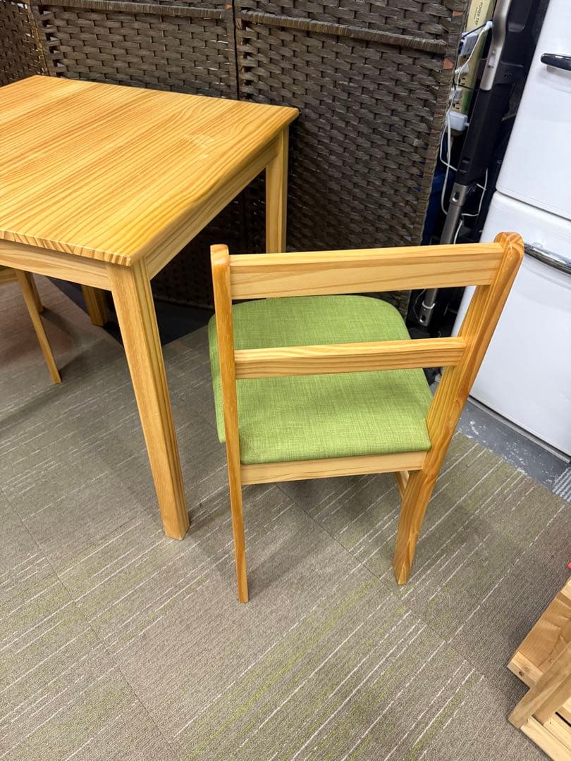 【洗浄消毒作業済】LOWYA ニューナディア　ダイニングテーブル＆チェア2脚