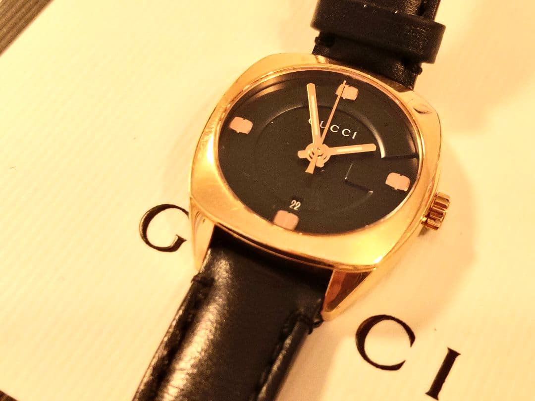 GUCCI レディース時計 ゴールド✕ブラックレザー