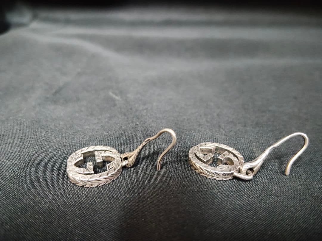 GUCCI グッチ インターロッキングG ピアス シルバー 925 燻し 両耳