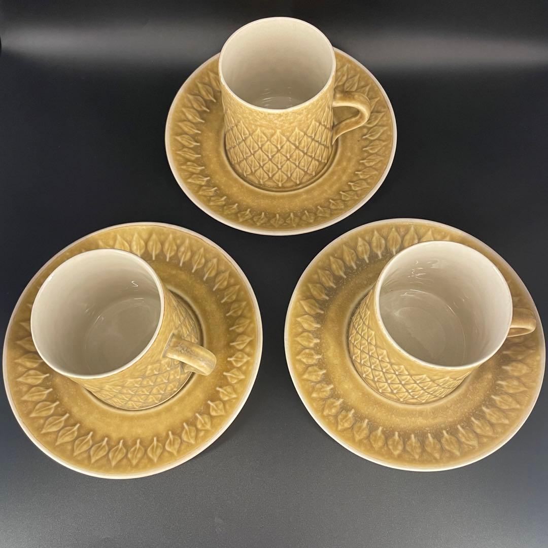 北欧ヴィンテージ　クイストゴー　レリーフ　コーヒーカップ&ソーサー　3客セット