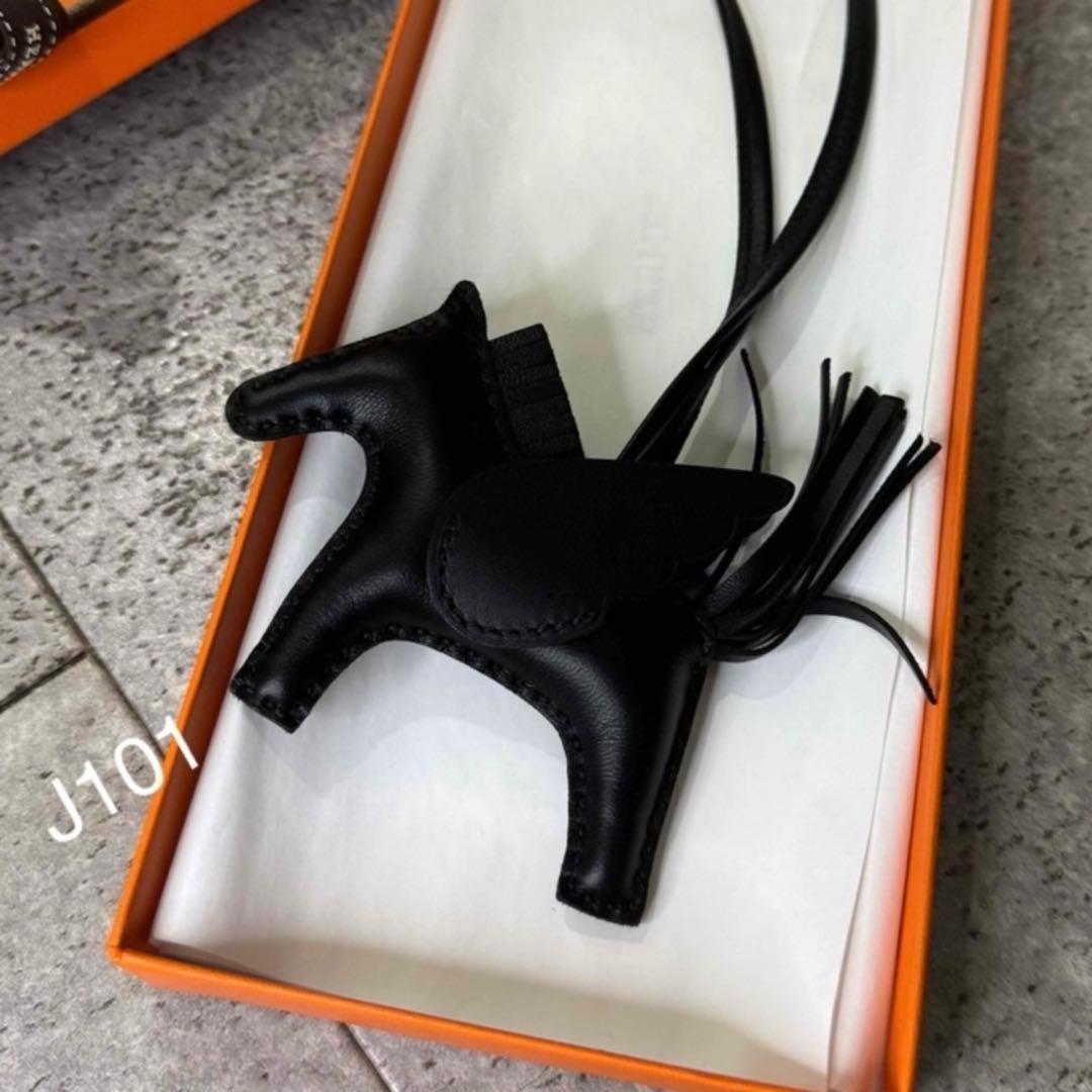新品未使用！エルメス ペガサスチャーム PM ソーブラック