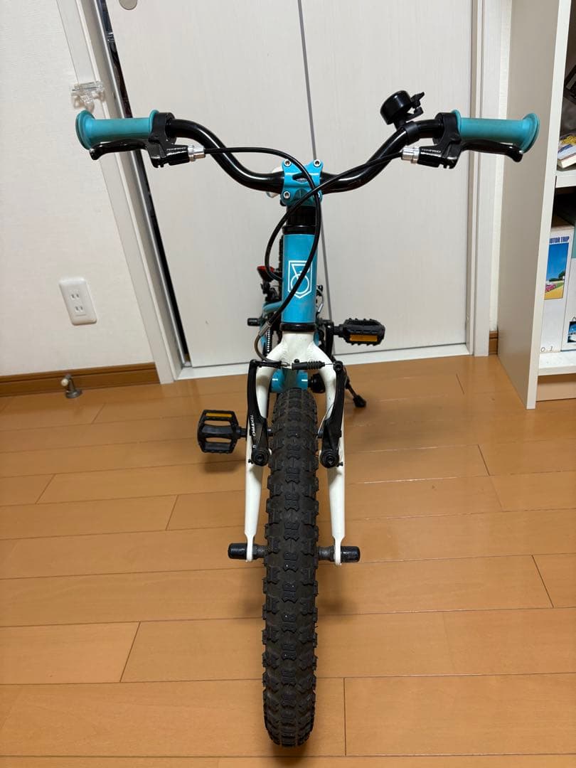 【引き取り限定】ヨツバサイクル キッズバイク　16インチ　限定色　水色
