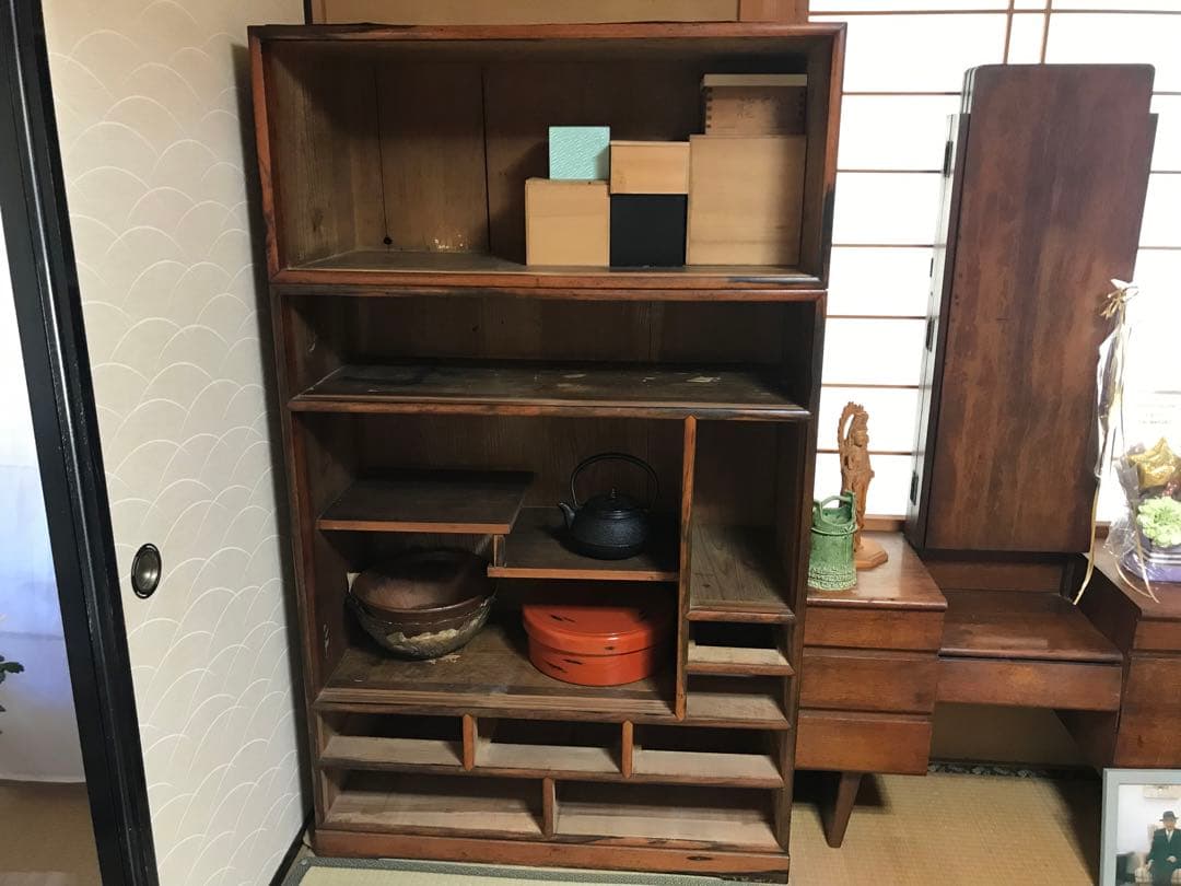 古い黒柿の茶ダンス、茶箪笥。