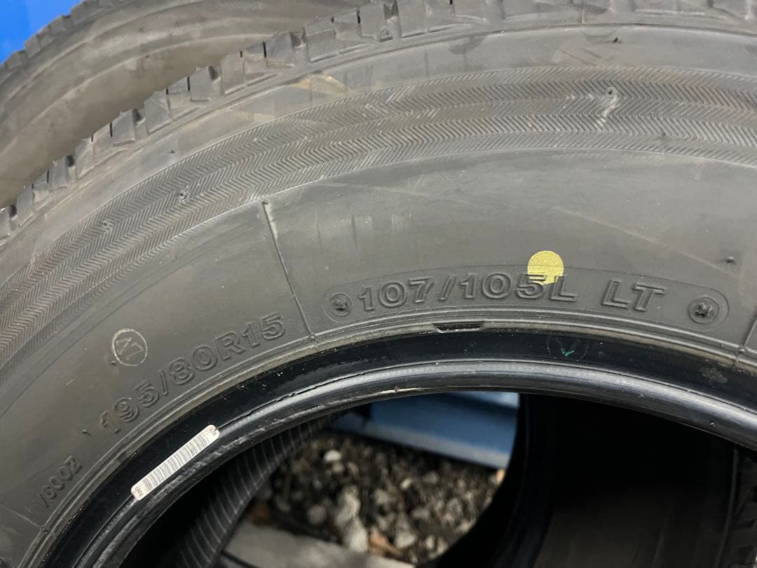 ブリジストン V600 195/80R15 L LT バンタイヤ 美品 バリ山