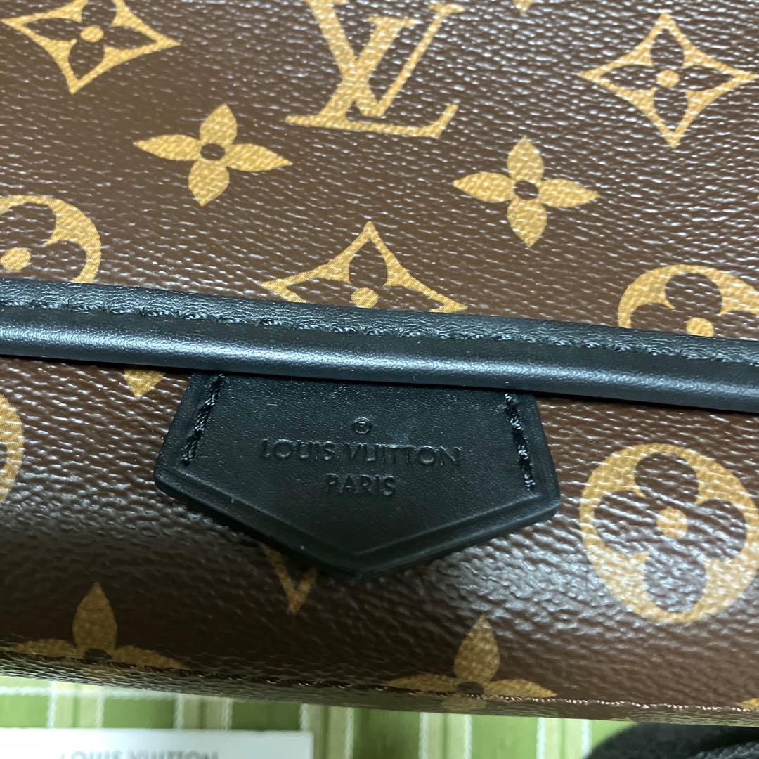 カ*シ様 ルイヴィトン マグネティックメッセンジャー M45557