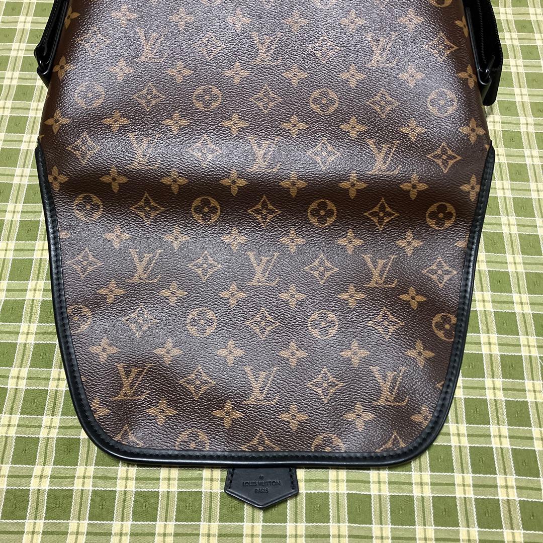 カ*シ様 ルイヴィトン マグネティックメッセンジャー M45557