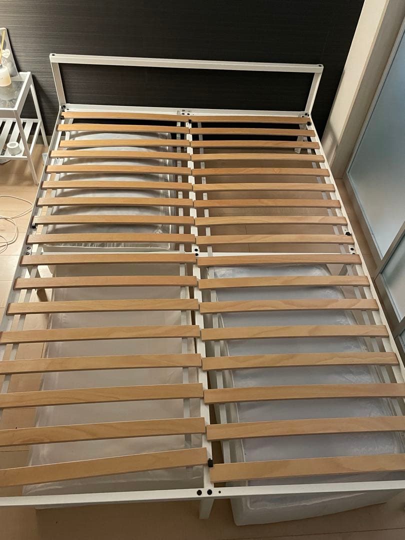 IKEAダブルベッドフレーム すのこ板付き