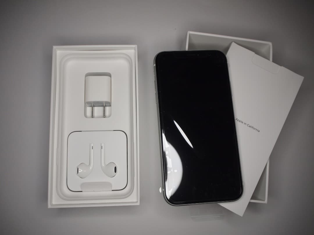 iPhone XR 64GB SIMフリー