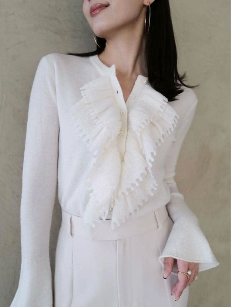 anuans カスケードフリルニットトップス　アイボリー　完売品