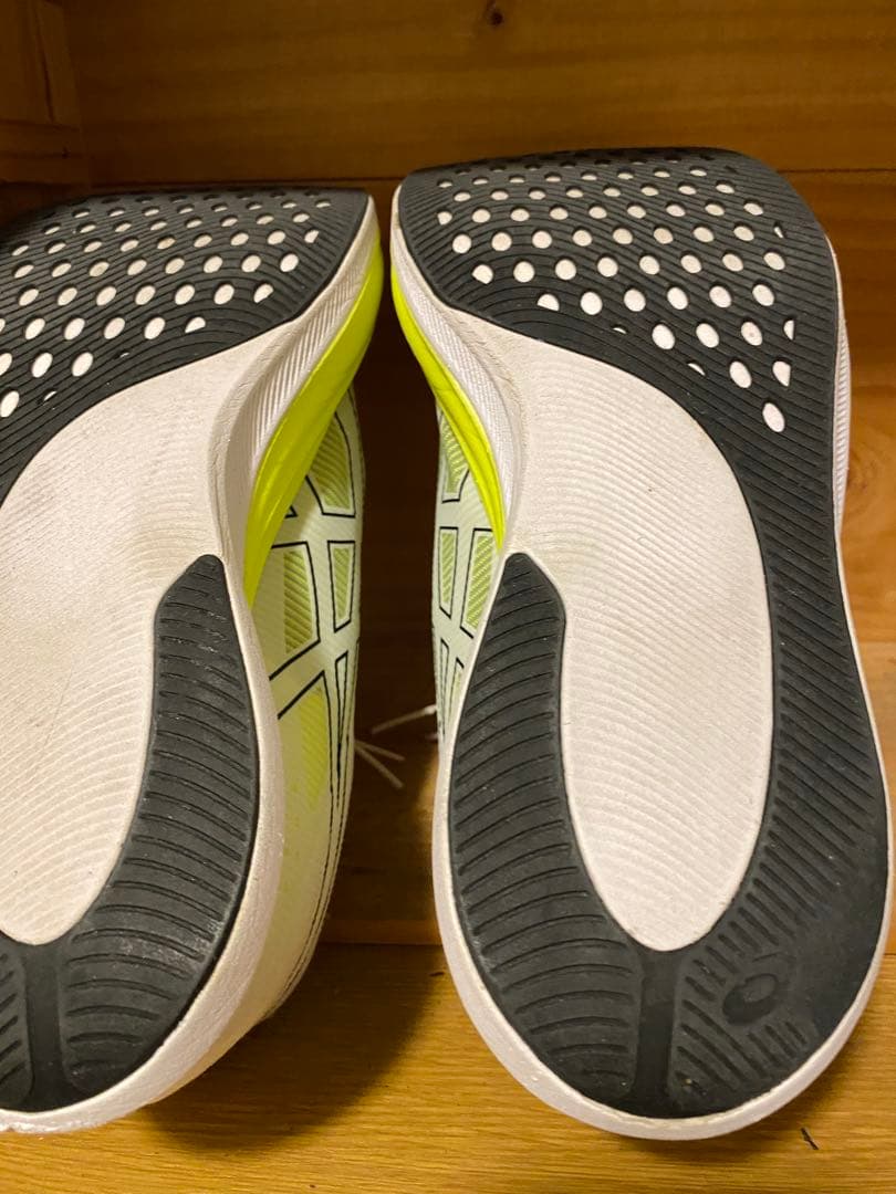 【美品】　アシックス　ランニングシューズ　カーボン厚底S4