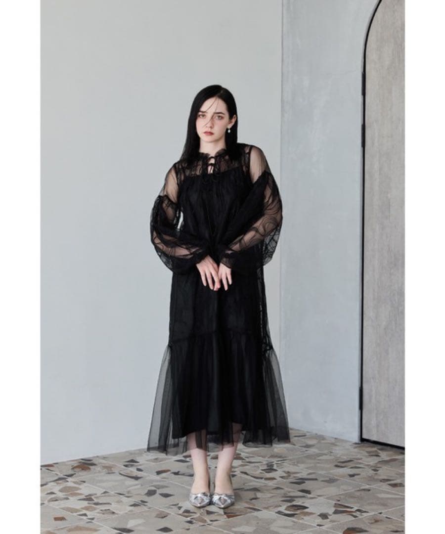 新品　Mサイズ　新作　ニアナ リボンエンブロイダリーレイヤードドレス　ブラック