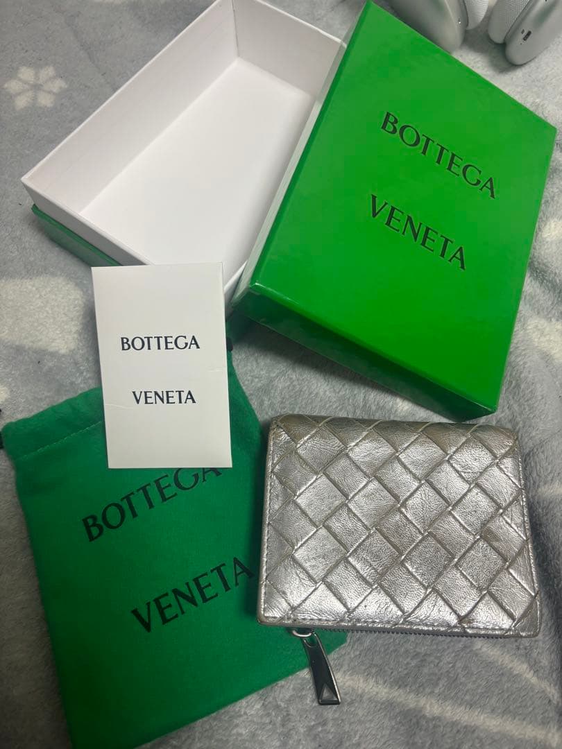BOTTEGA VENETA シルバー 二つ折り財布