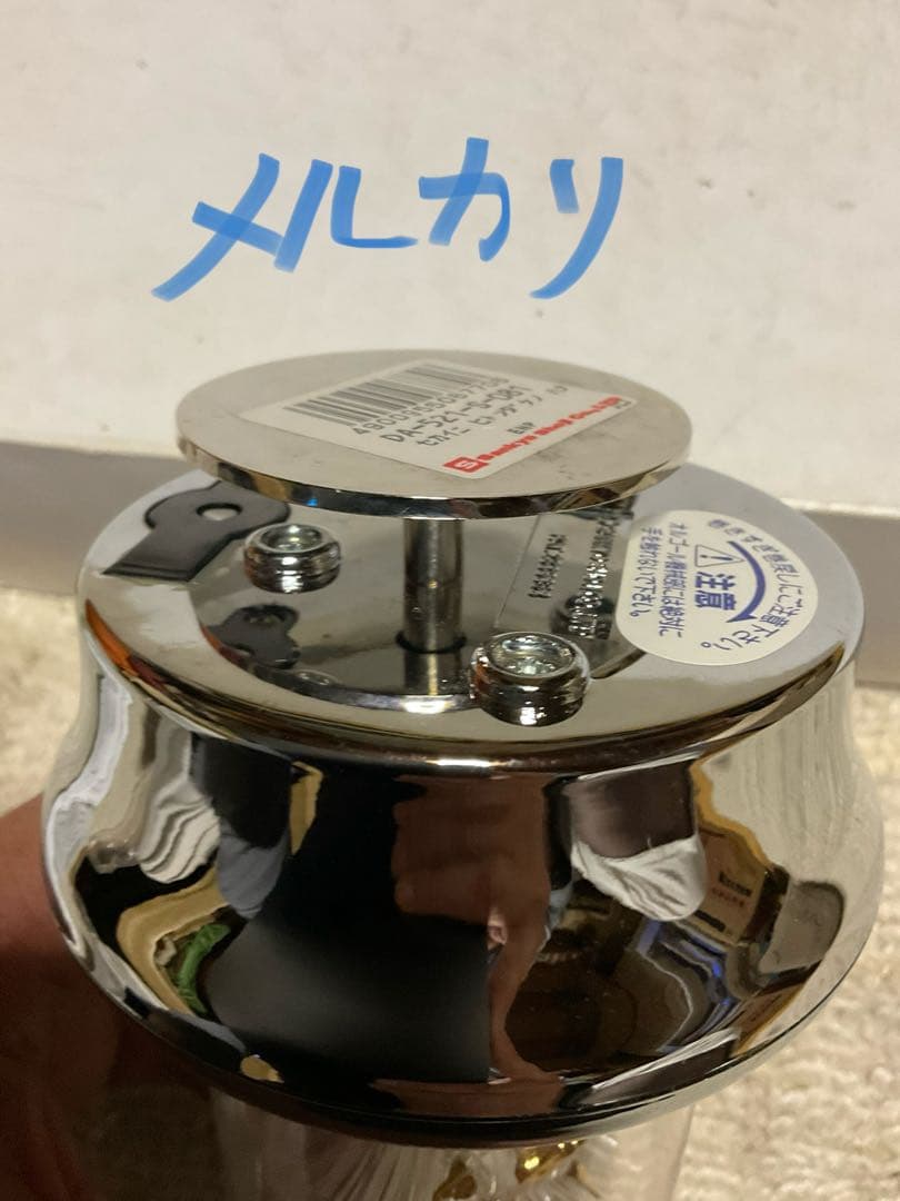 光を放つオルゴールディスプレイ。三協商事株式会社【曲／世界に一つだけの花】。