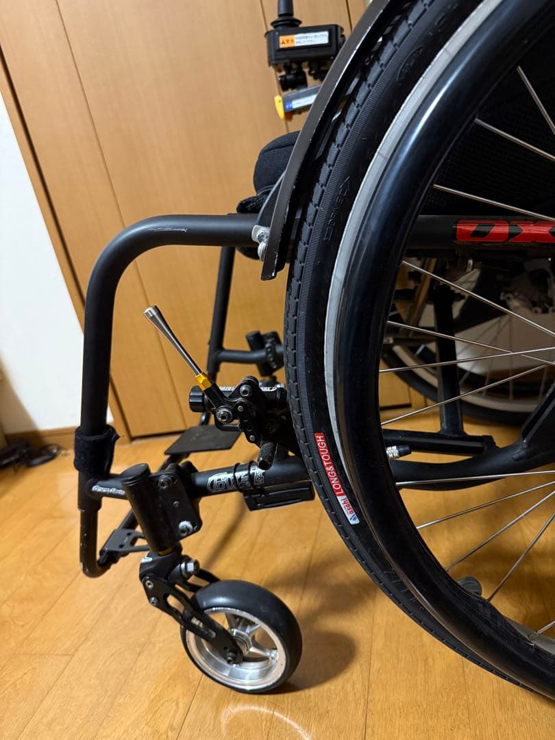 折りたたみ電動車椅子 黒 スポークホイール