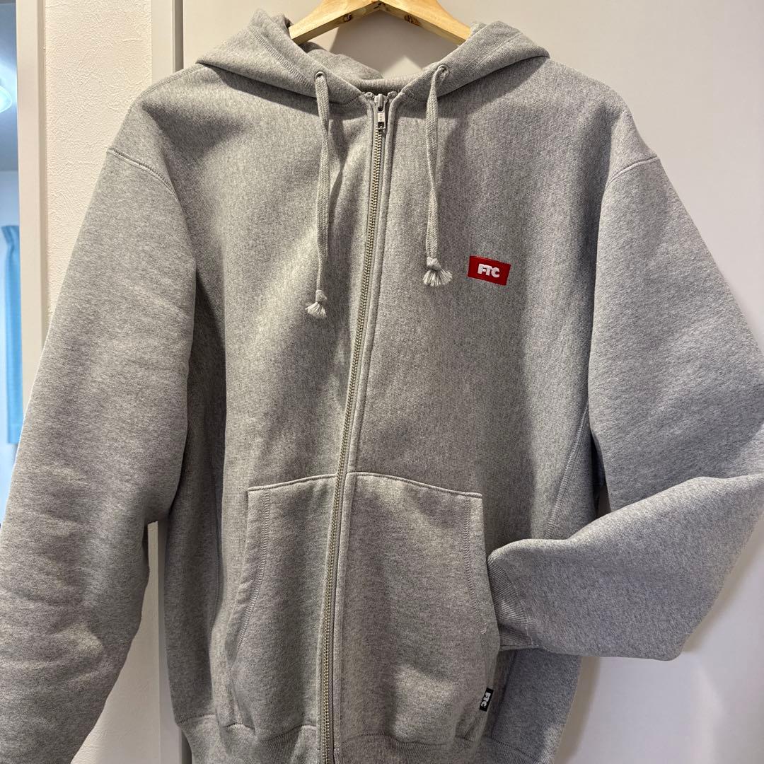 FTC　SMALL BOX LOGO ZIP UP HOODY