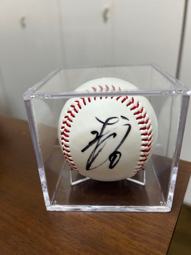 読売ジャイアンツ　吉川尚輝選手直筆サイン入りボール