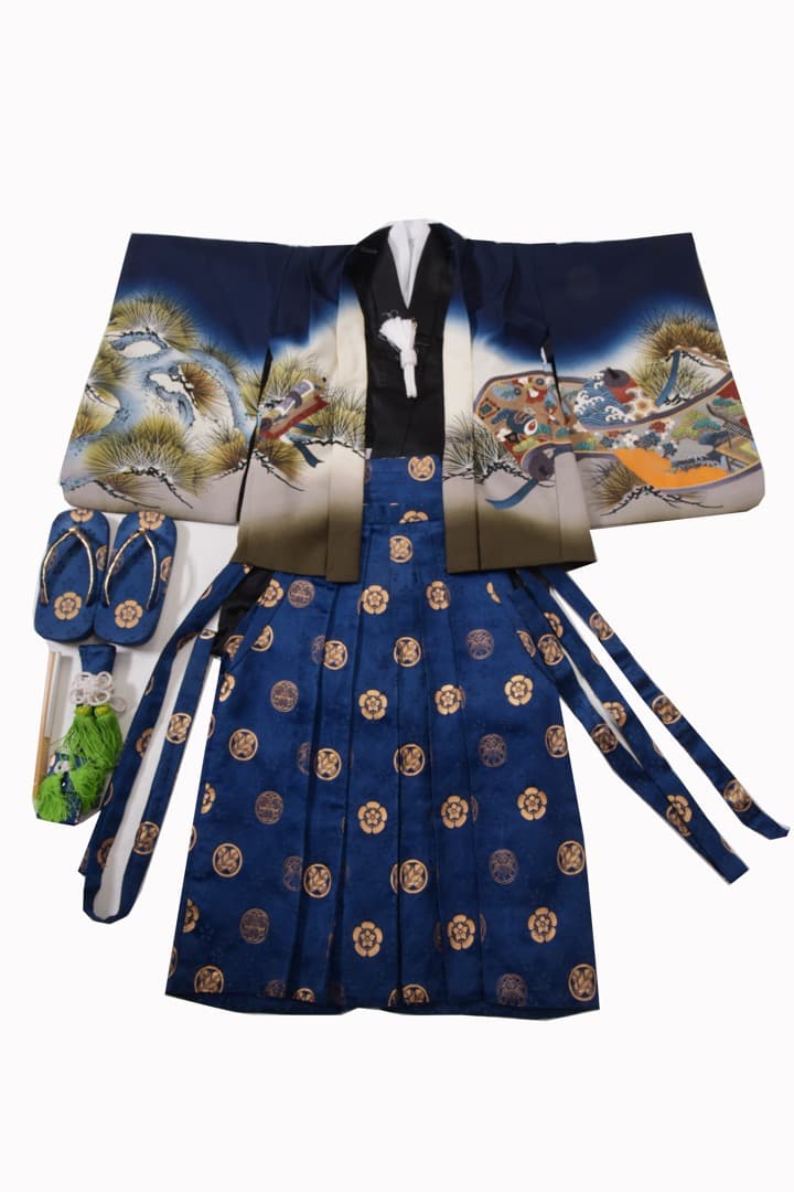 オススメ⭐︎七五三　衣装　3歳　男の子　羽織袴セット　紺色　黒