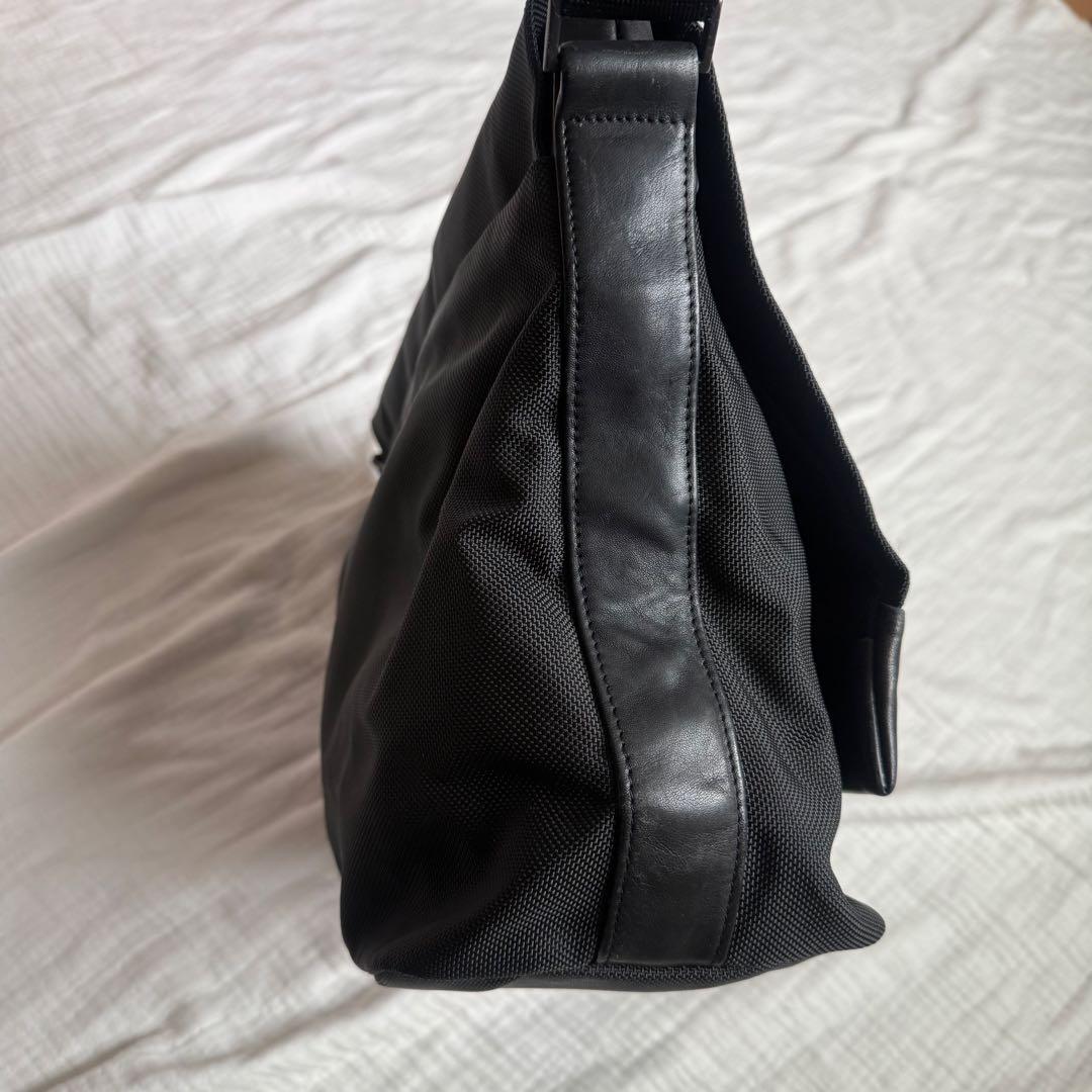 美品☆TUMI/メッセンジャーバッグ/ショルダーバッグ/レザー/A4 PC収納可