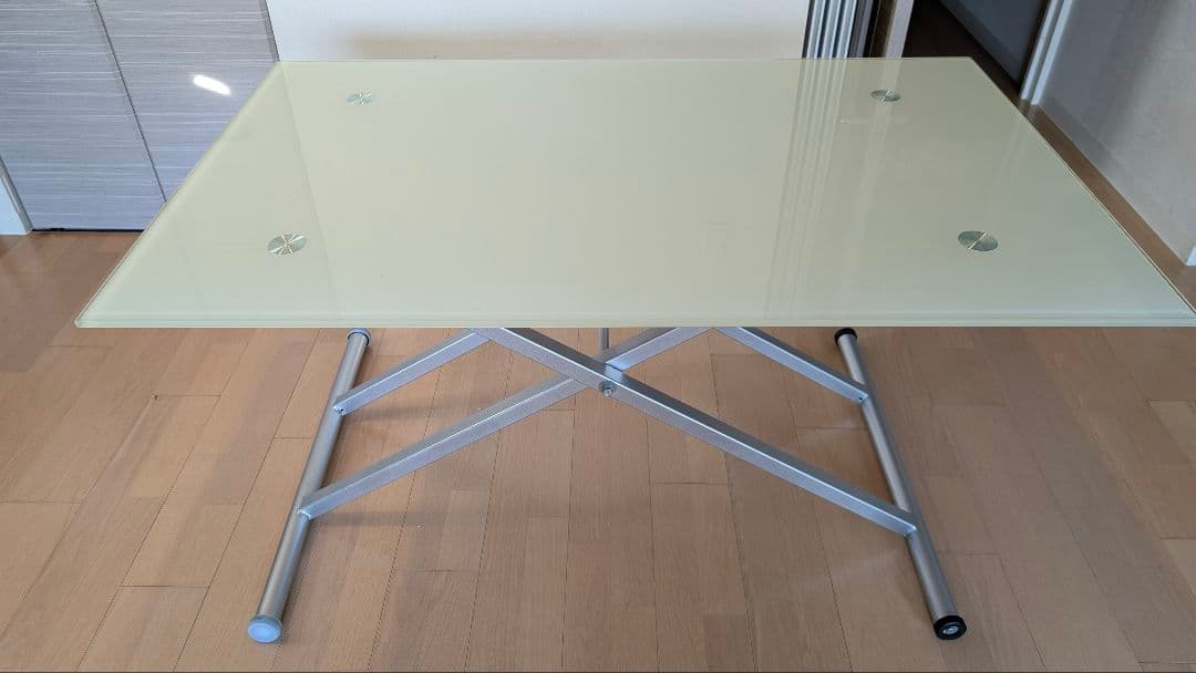 ニトリガラス昇降テーブル　ダイニングテーブル