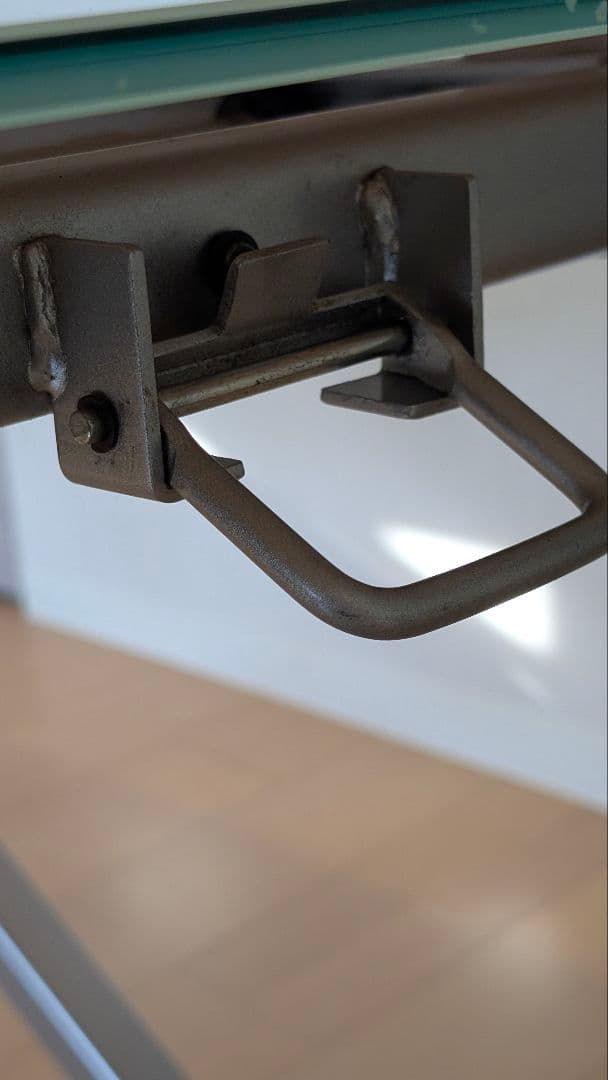 ニトリガラス昇降テーブル　ダイニングテーブル