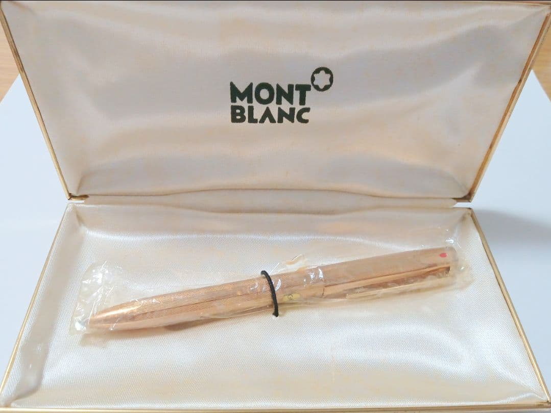MONT BLANC 4色ボールペン ノック式 ゴールド本体