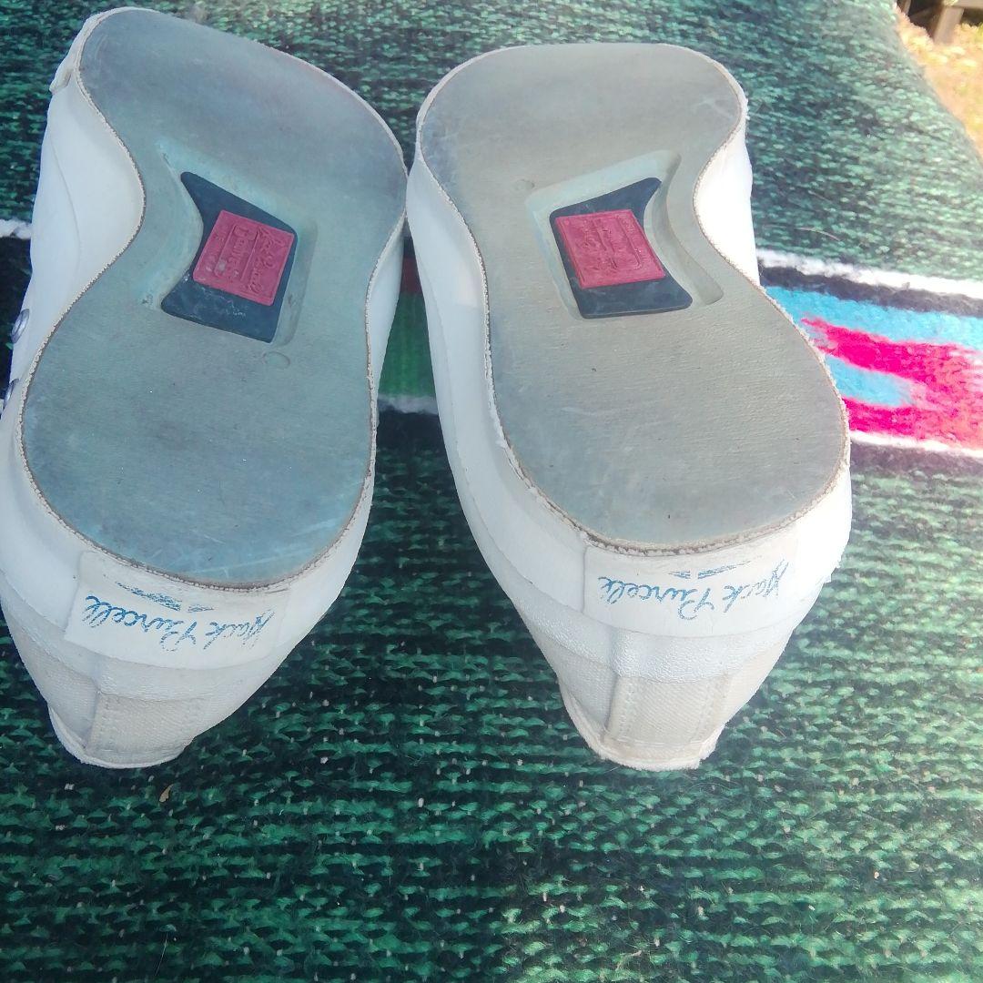 ホワイト スニーカー