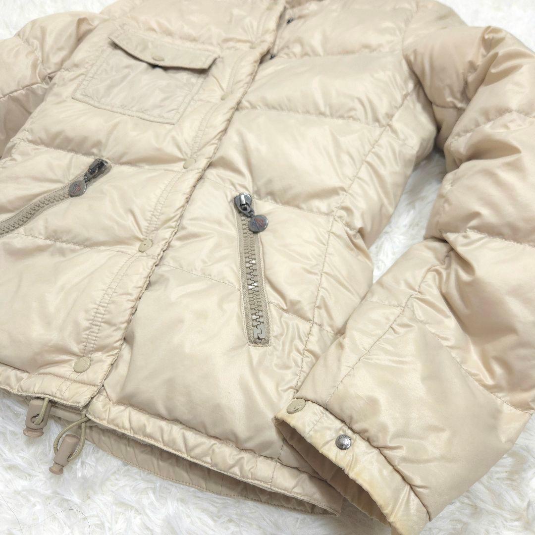 MONCLER BERENGERE 1 アイボリー ダウン M ショート