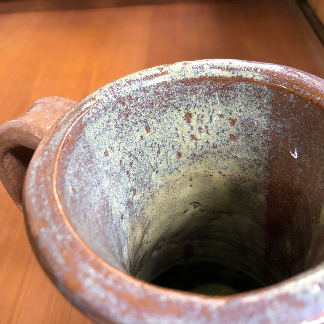骨董品 青い光が美しい持ち手付き茶色陶器壺 茶道花道水壺 弥生式土器水瓶 作家物