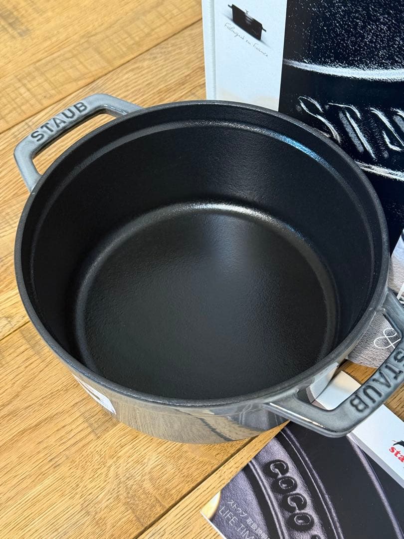 新品ストウブ ピコ・ココット ラウンド グレー 18cm 40509-484