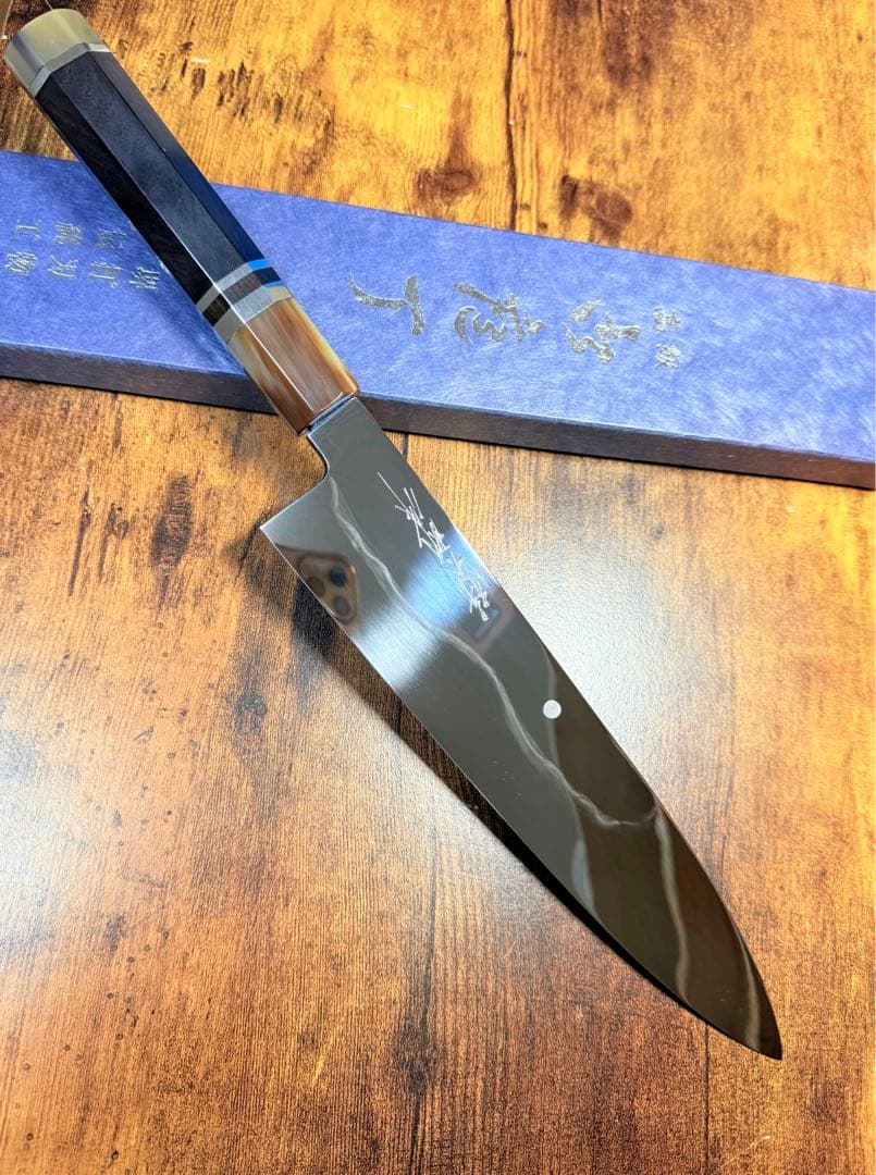 【堺打刃物】和牛刀 水本焼　白一鋼 富士山　8寸　全鏡面　包丁　黒檀水牛八角柄