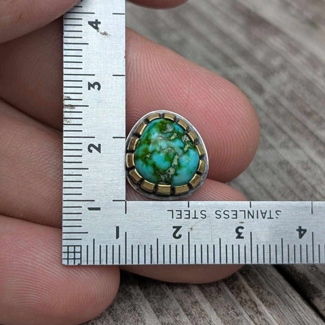 ハンドメイドのターコイズピアス　片耳用　インディアンジュエリー風