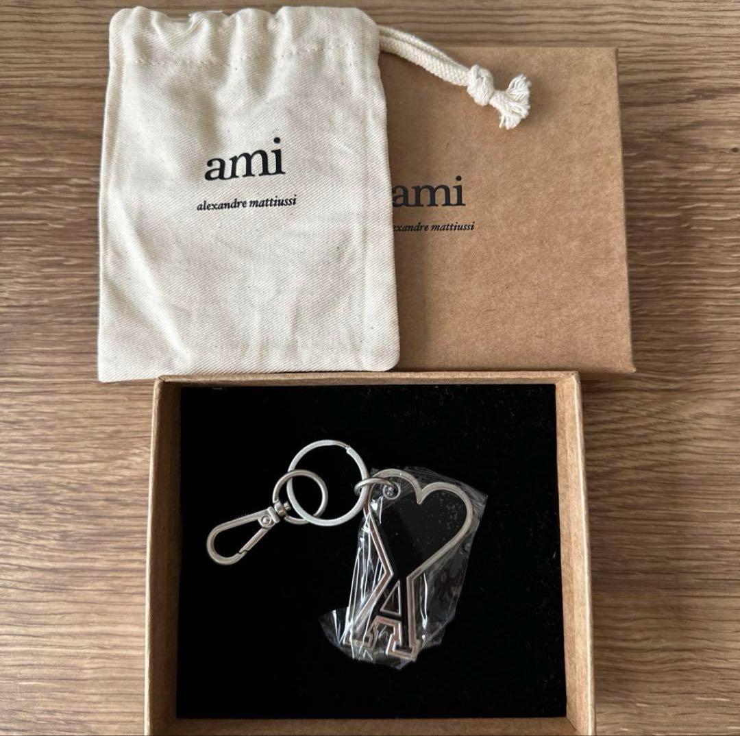 ラスト1点！新品 AMI キーリング ブラック