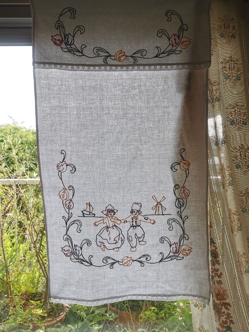 アンティーク オランダ 子供＆チューリップ色糸刺繍クロス ドアカーテン 幕パネル