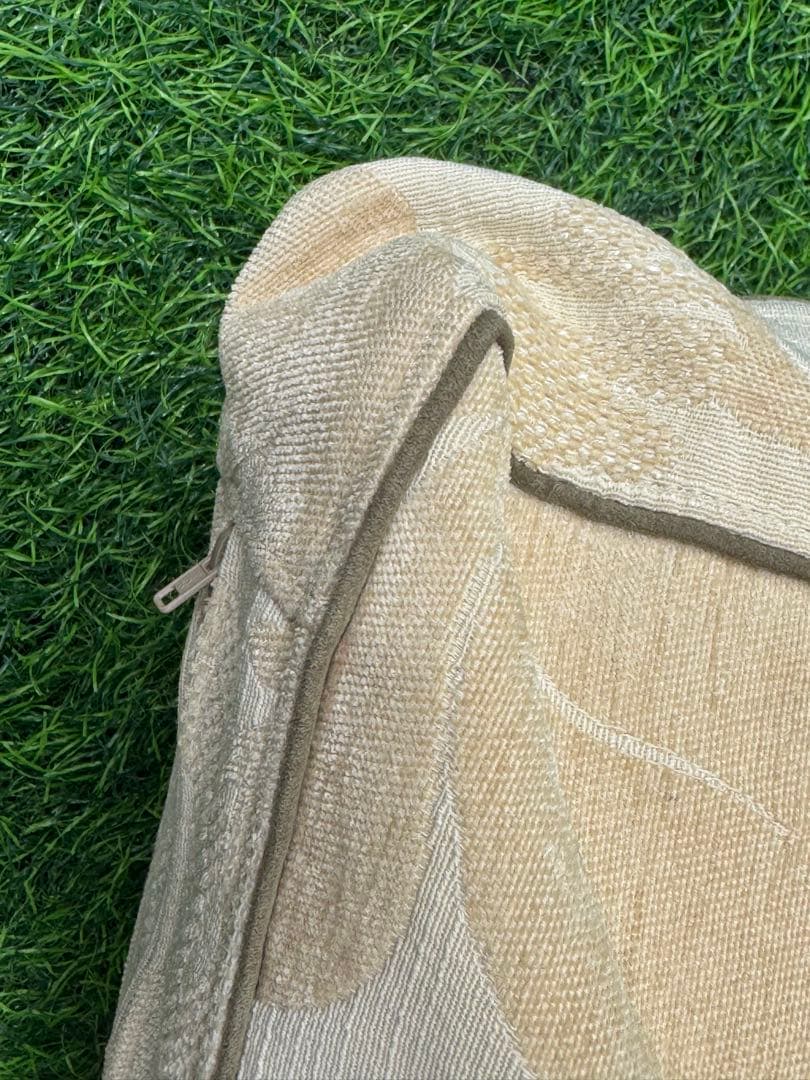 アルフレックス　ソーナ　パイピング　フェザー　羽毛　クッション　柄　ボタニカル