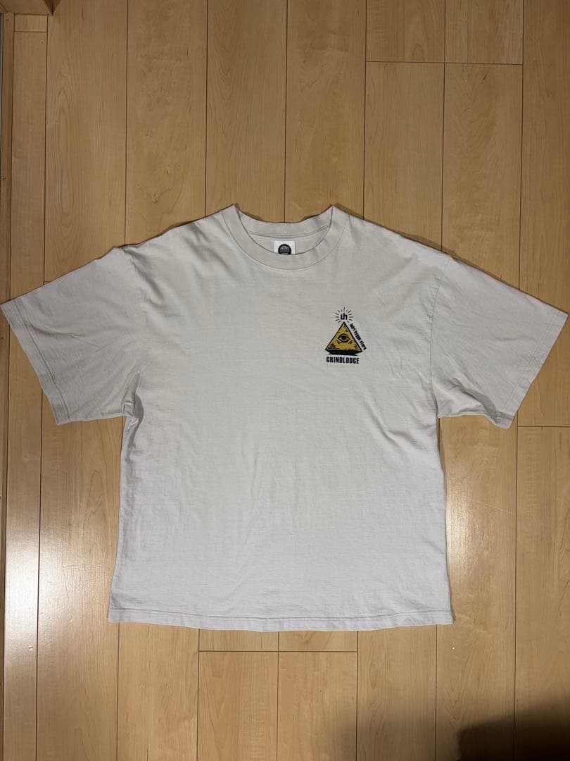 grindlodge × leiri hygge store Tシャツ