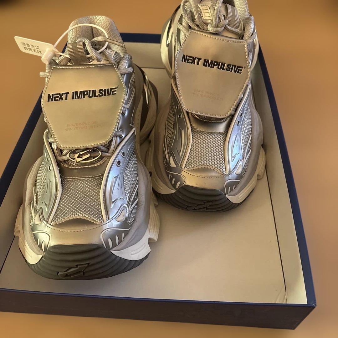 定価6万6千円next impulsive スニーカー あおばくん着用モデル