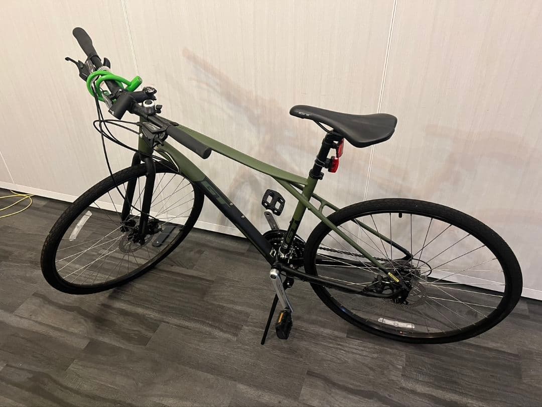 GT トラフィック クロスバイク