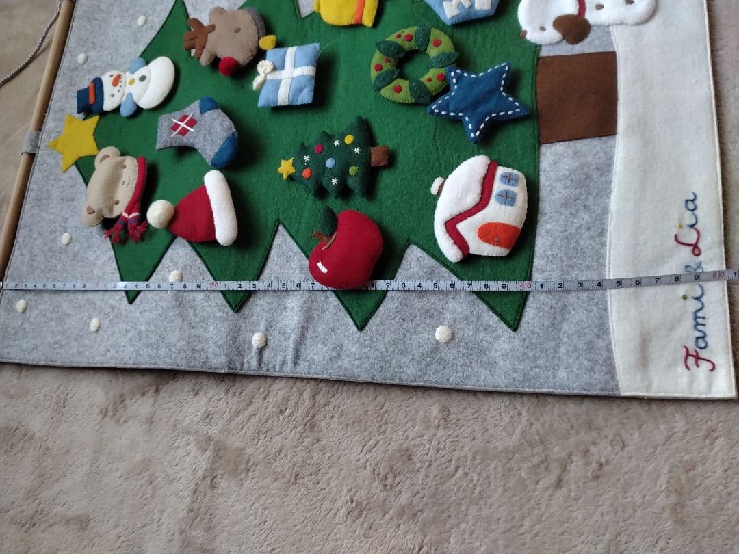 ファミリア　familiar　クリスマスタペストリー