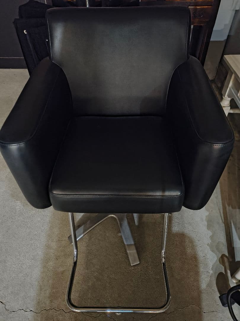 タカラベルモント　カット椅子　カットチェア　美容院　ヘアサロン