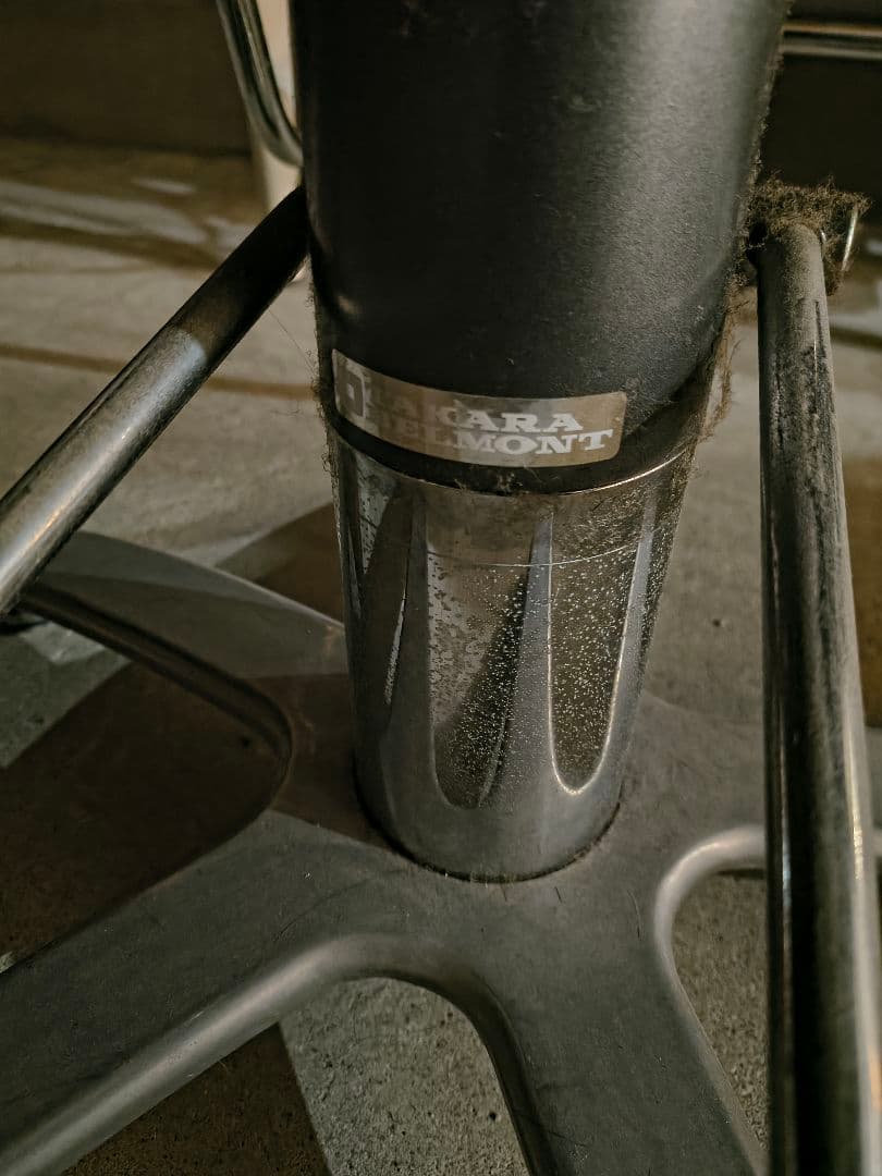 タカラベルモント　カット椅子　カットチェア　美容院　ヘアサロン