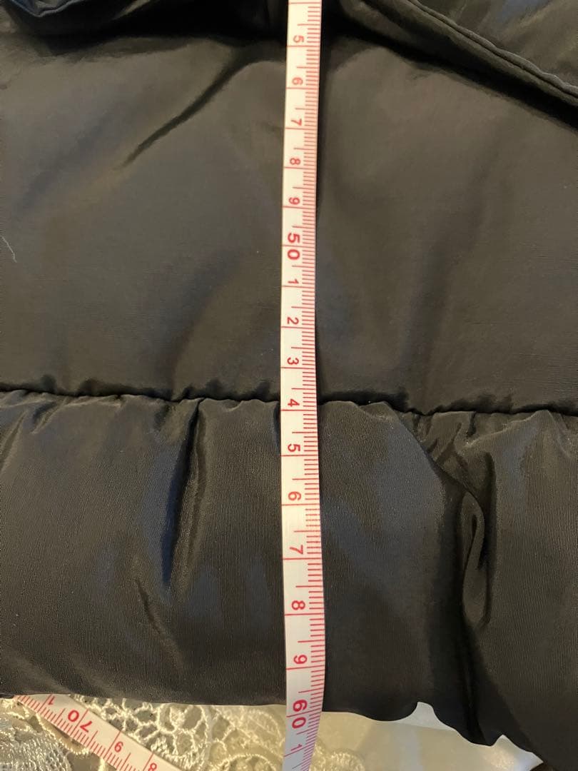 インゲボルグ　ファー付きブラックダウンベスト