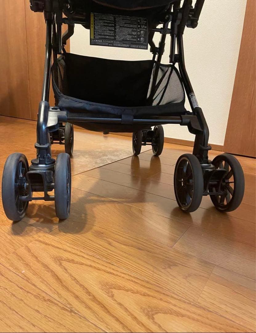 combiベビーカー　スゴカル α 4キャス compact