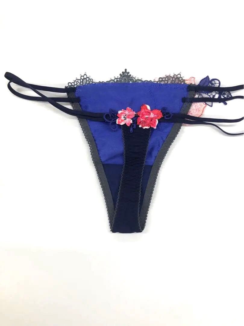 己葉さん専用　サルート56G ブラジャーショーツセット D80 ネイビー3点