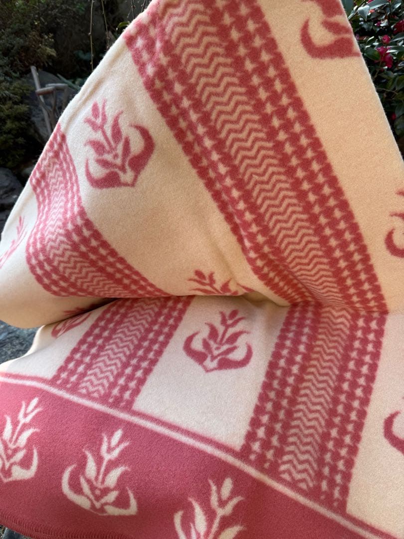 レトロかわいい　ニッケ毛布 100%ウール 約140cm×195cm