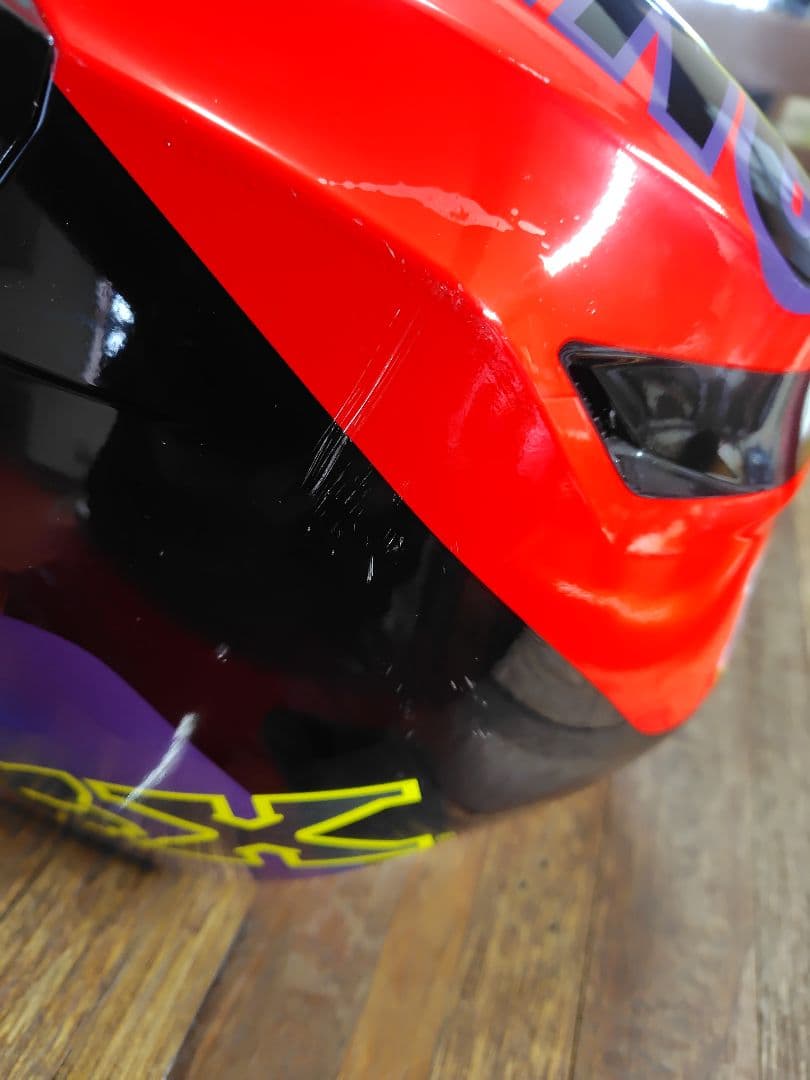 （XL61〜62cm）FOX V1 ヘルメット　バーブドワイヤー 傷あり